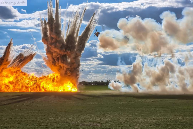  Špeciálne efekty a pyrotechnika - gal / HELIFORCE - foto