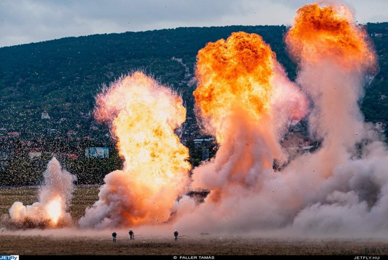  Špeciálne efekty a pyrotechnika - gal / HELIFORCE - foto