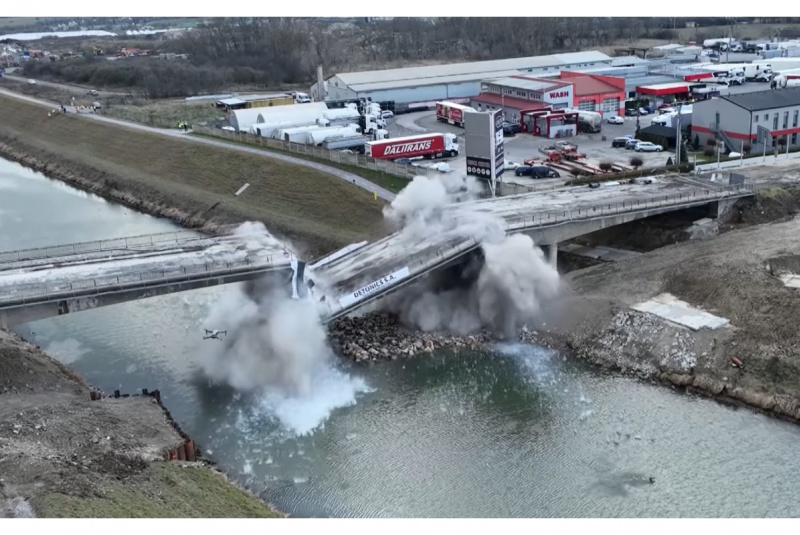  Demolácie objektov pomocou trhavín - gal / Demolácie objektov pomocou trhavín - foto