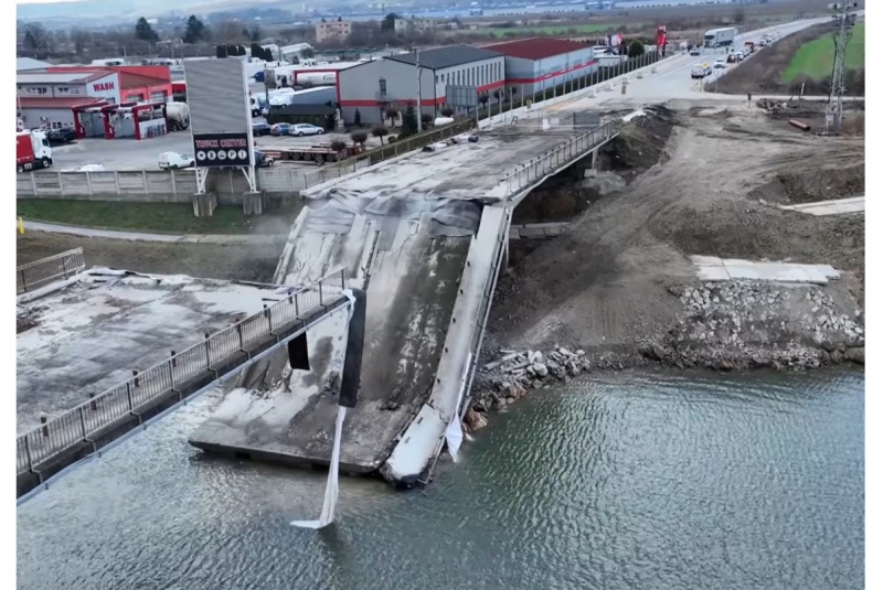  Demolácie objektov pomocou trhavín - gal / Demolácie objektov pomocou trhavín - foto