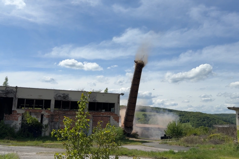  Demolácie objektov pomocou trhavín - gal / Demolácie objektov pomocou trhavín - foto