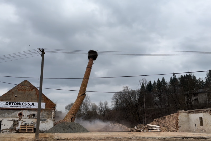  Demolácie objektov pomocou trhavín - gal / Demolácie objektov pomocou trhavín - foto
